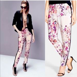 Chelsea28 floral pink jogger pants  size small